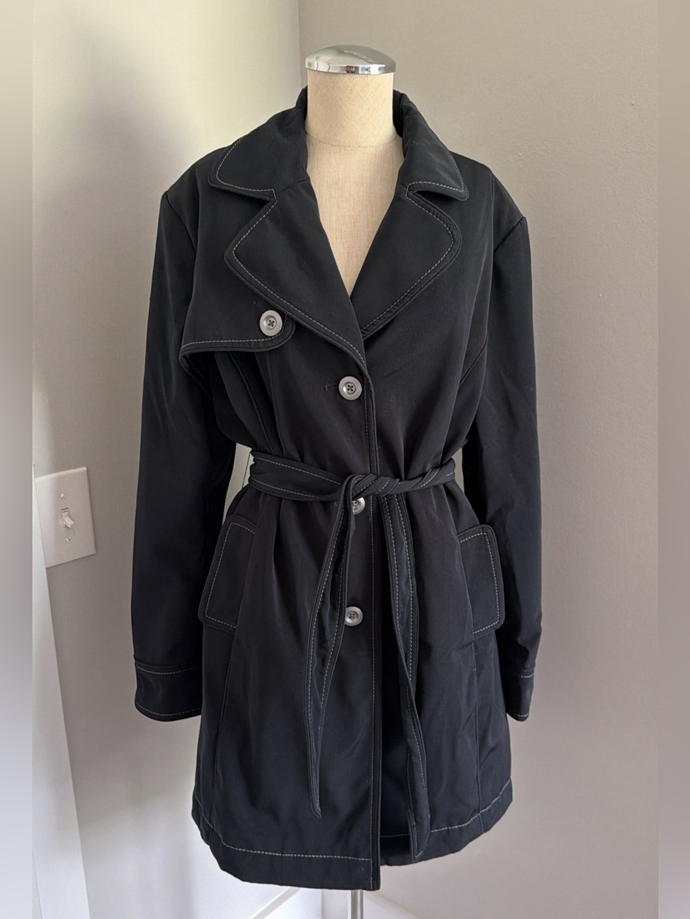 2002 Merona Women’s Black Belted Trench Coat Button Front Long Sleeve Size L
